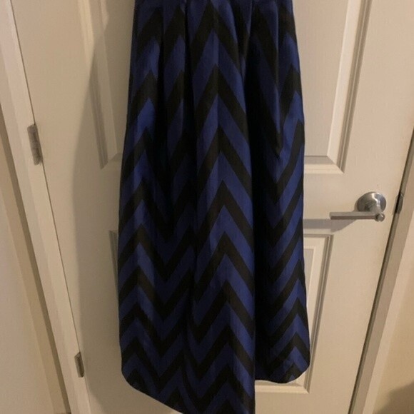 BESTY & Adam Formal Evening Gown - Picture 3 of 9